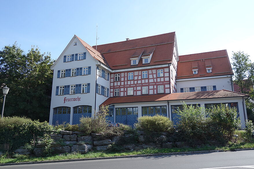 ehemaliges Feuerwehrgerätehaus an der B27
