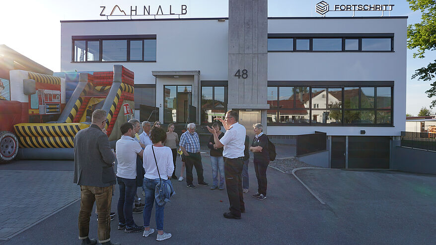 Führungen durch das neue Gerätehaus